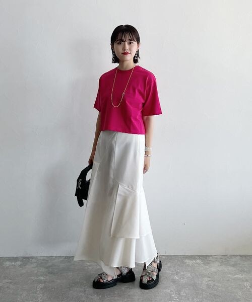 PAGEBOY(ページボーイ)の「ダメージショートTシャツ(トップス・レディース・オフホワイト05/ブラック09/コーラル28/チョコ58・F)」の12枚目の写真