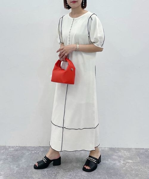 PAGEBOY（ページボーイ）の「ホックネックパイピングワンピース（ワンピース/ドレス・レディース・オフホワイト05/ブラック09・F）」の3枚目の写真