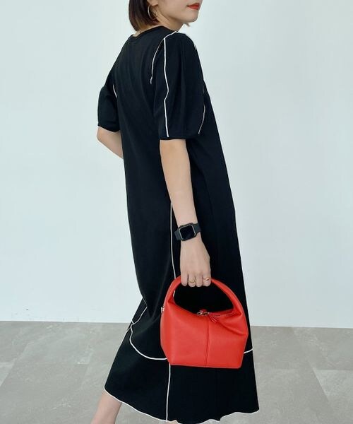 PAGEBOY（ページボーイ）の「ホックネックパイピングワンピース（ワンピース/ドレス・レディース・オフホワイト05/ブラック09・F）」の5枚目の写真