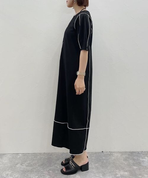 PAGEBOY（ページボーイ）の「ホックネックパイピングワンピース（ワンピース/ドレス・レディース・オフホワイト05/ブラック09・F）」の7枚目の写真