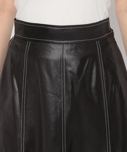 PAGEBOY（ページボーイ）の「CORE / レザーコーティングスカート（スカート・レディース・オフホワイト05/ブラック09・FREE）」の19枚目の写真