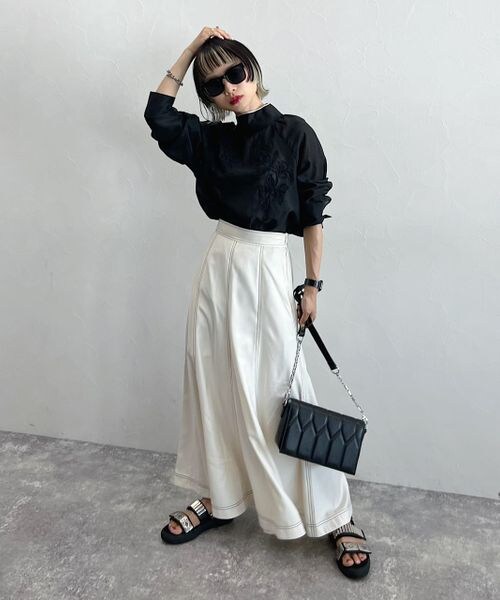 PAGEBOY（ページボーイ）の「CORE / レザーコーティングスカート（スカート・レディース・オフホワイト05/ブラック09・FREE）」の8枚目の写真