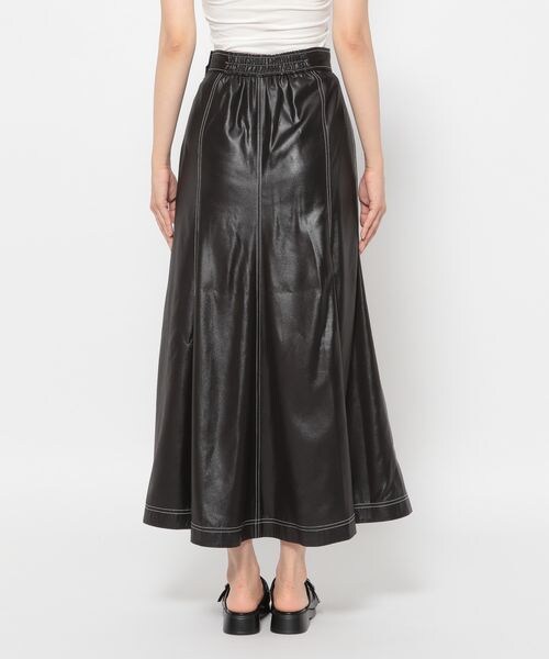 PAGEBOY（ページボーイ）の「CORE / レザーコーティングスカート（スカート・レディース・オフホワイト05/ブラック09・FREE）」の18枚目の写真