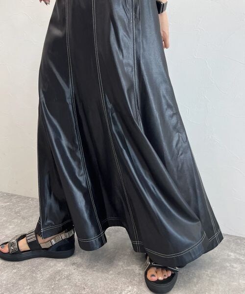 PAGEBOY（ページボーイ）の「CORE / レザーコーティングスカート（スカート・レディース・オフホワイト05/ブラック09・FREE）」の10枚目の写真