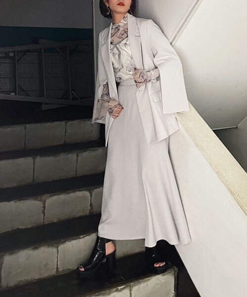 PAGEBOY（ページボーイ）の「ワイドフレアスカート（スカート・レディース・ブラック09/グレージュ12/ロイヤルブルー83・F）」の8枚目の写真