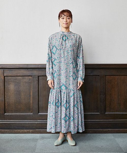 studio CLIP（スタディオクリップ）の「風と遊ぶワンピース 初秋[プチサイズあり]（ワンピース/ドレス・レディース・ブランチベージュ01/マルシェブルー02/ブリックブラウン03・S/M/PS(WEB限定)/PM(WEB限定)）」の22枚目の写真