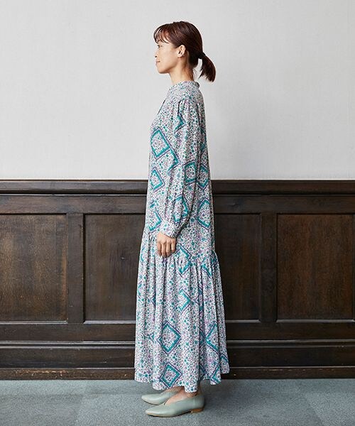 studio CLIP（スタディオクリップ）の「風と遊ぶワンピース 初秋[プチサイズあり]（ワンピース/ドレス・レディース・ブランチベージュ01/マルシェブルー02/ブリックブラウン03・S/M/PS(WEB限定)/PM(WEB限定)）」の21枚目の写真