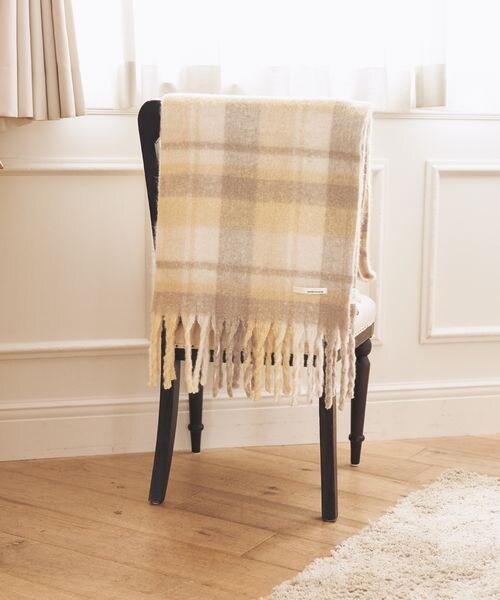 mysty woman(ミスティウーマン)の「チェックストール(ファッション雑貨・レディース・ピンク25/イエロー65/グリーン75/ブルー85・F)」の2枚目の写真