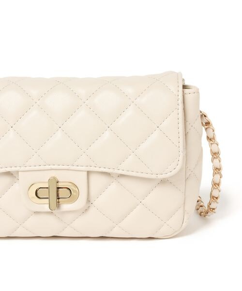 mysty woman（ミスティウーマン）の「レクタングルチェーンBAG（バッグ・レディース・ホワイト05/ブラック09/ビンテージレッド38・F）」の11枚目の写真