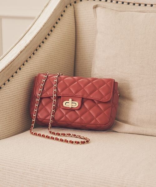 mysty woman（ミスティウーマン）の「レクタングルチェーンBAG（バッグ・レディース・ホワイト05/ブラック09/ビンテージレッド38・F）」の3枚目の写真