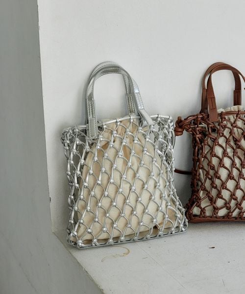 GLOBAL WORK(グローバルワーク)の「PUマクラメショルダー(バッグ・レディース・ブラック09/シルバー12/ブラウン55・ONE SINE)」の2枚目の写真