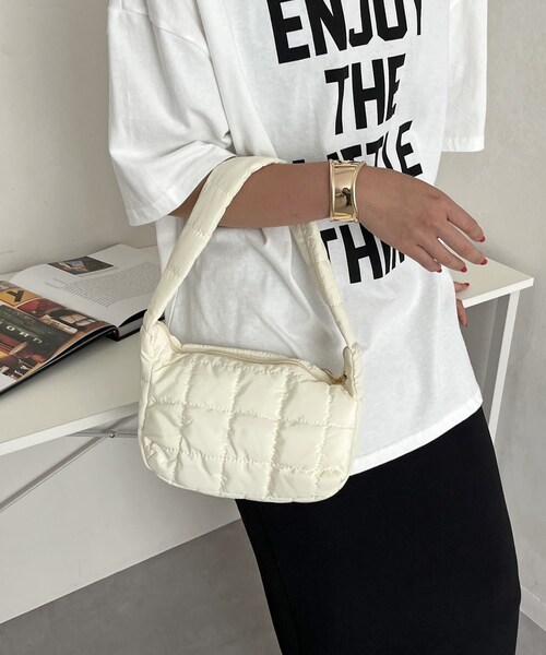 prose verse（プロズヴェール）の「キルティングナイロンショルダー（ショルダーバッグ・レディース・オフホワイト/グリーン/ブルー/ブラック・FREE）」の2枚目の写真
