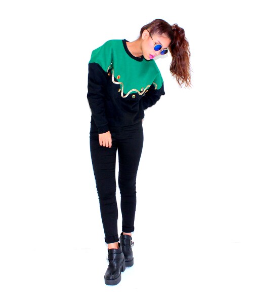 ANAP（アナップ）の「ビジュー×テープデザイン裏起毛スウェットプルオーバー（トップス・レディース・オフホワイト/グリーン/ブルー・one size）」の8枚目の写真