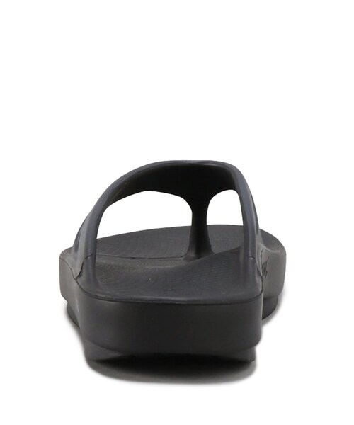 REIGNING CHAMP（レイニングチャンプ）の「REIGNING CHAMP×OOFOS リカバリーサンダル（シューズ・メンズ・BLACK/01・26/27/28）」の4枚目の写真