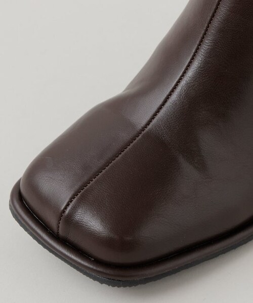 frames RAY CASSIN(フレームスレイカズン)の「スクエアオブリークショートブーツ(シューズ・レディース・クロ/ブラウン/キナリ・M/L)」の9枚目の写真