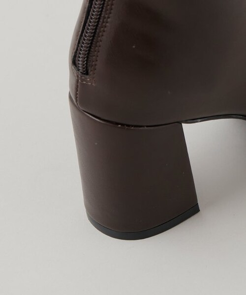 frames RAY CASSIN(フレームスレイカズン)の「スクエアオブリークショートブーツ(シューズ・レディース・クロ/ブラウン/キナリ・M/L)」の12枚目の写真