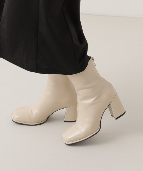 frames RAY CASSIN(フレームスレイカズン)の「スクエアオブリークショートブーツ(シューズ・レディース・クロ/ブラウン/キナリ・M/L)」の19枚目の写真