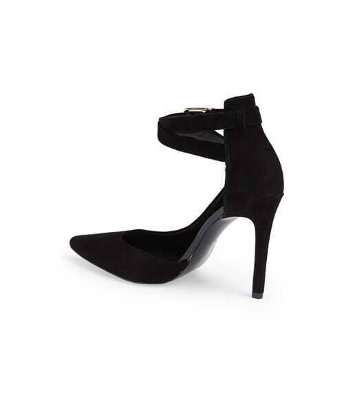 Guess（ゲス）の「GUESS 'Ambelu' Ankle Strap Pointy Toe Pump (Women)（パンプス・レディース・Black/ Black・8.5 M/6 M）」の4枚目の写真