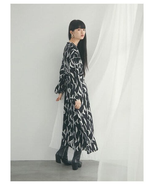 Green　Parks（グリーンパークス）の「【予約】armonia.ペチ付きウエスト紐柄ワンピース（ワンピース/ドレス・オフホワイト/ブラック・F）」の3枚目の写真