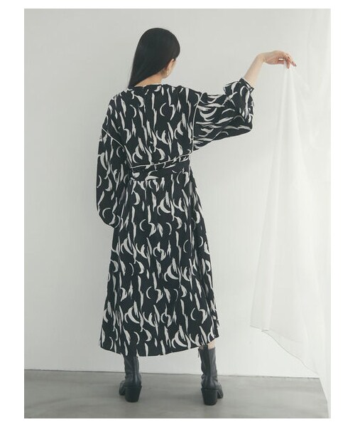 Green　Parks（グリーンパークス）の「【予約】armonia.ペチ付きウエスト紐柄ワンピース（ワンピース/ドレス・オフホワイト/ブラック・F）」の4枚目の写真