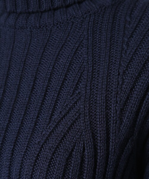 MUVEIL WORK(ミュベールワーク)の「変形リブタートルプルオーバー(その他・レディース・O.WHT/NVY・38)」の8枚目の写真