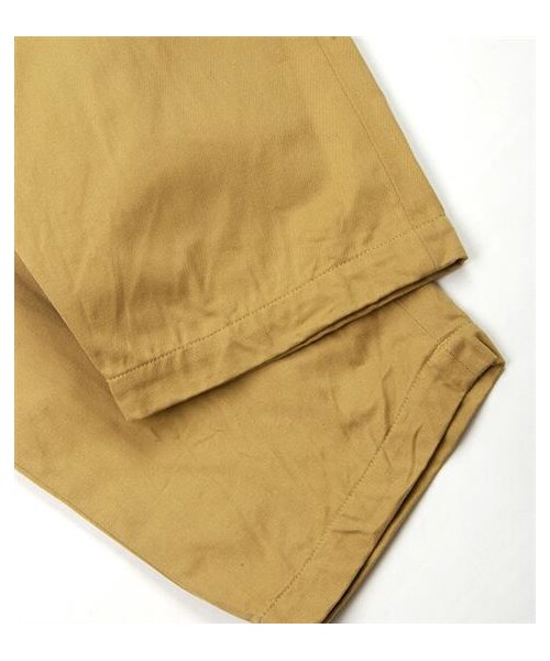 YAECA(ヤエカ)の「YAECA經典鬆身Tapered卡其褲(パンツ・メンズ・深卡其・S/M/L)」の3枚目の写真