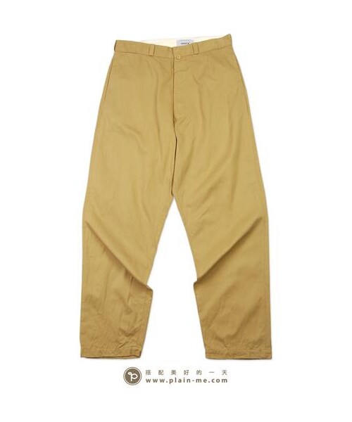 YAECA(ヤエカ)の「YAECA經典鬆身Tapered卡其褲(パンツ・メンズ・深卡其・S/M/L)」の1枚目の写真