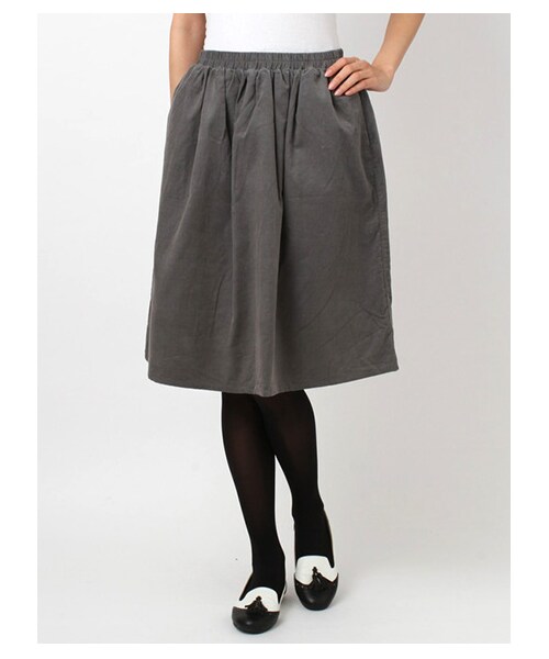 Green Parks fuuwa（グリーンパークスフーワ）の「・B コーデュロイフレアスカート（スカート・レディース・オフホワイト/グレー/ボルドー/ベージュ/グリーン/ブルー/ネイビー・M/L）」の2枚目の写真