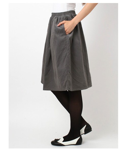 Green Parks fuuwa（グリーンパークスフーワ）の「・B コーデュロイフレアスカート（スカート・レディース・オフホワイト/グレー/ボルドー/ベージュ/グリーン/ブルー/ネイビー・M/L）」の9枚目の写真