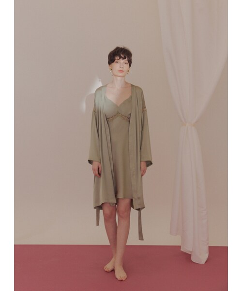 Marjorie（マージョリー）の「慵懶相擁，優雅蕾絲拼接綁帶睡衣罩衫（ジャケット/アウター・レディース・杏/綠・S/M/L）」の13枚目の写真
