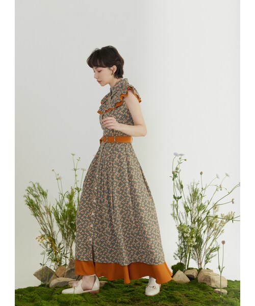 Marjorie（マージョリー）の「魔幻時刻，真皮金屬釦飾環帶平底鞋（シューズ・レディース・杏/黑・230/235/240/245/250）」の4枚目の写真