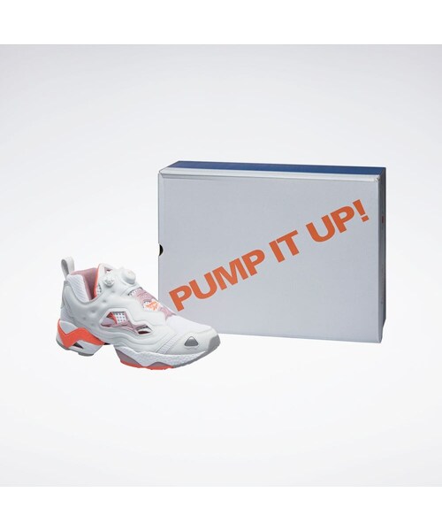 Reebok（リーボック）の「インスタポンプ フューリー95 / Instapump Fury 95（シューズ・フットウェアホワイト/オレンジフレア/インフューズドライラック(GX9430)/コアブラック/クラシックティール/ボールドパープル(GX9431)/フットウェアホワイト/ピュアグレー/フットウェアホワイト(GX9432)/コアブラック/フットウェアホワイト/コアブラック(GX9433)/フットウェアホワイト/ベクターレッド/ベクターブルー(GY1631)/アラバスター/フットウェアホワイト/モダンベージュ(GZ2185)）」の2枚目の写真