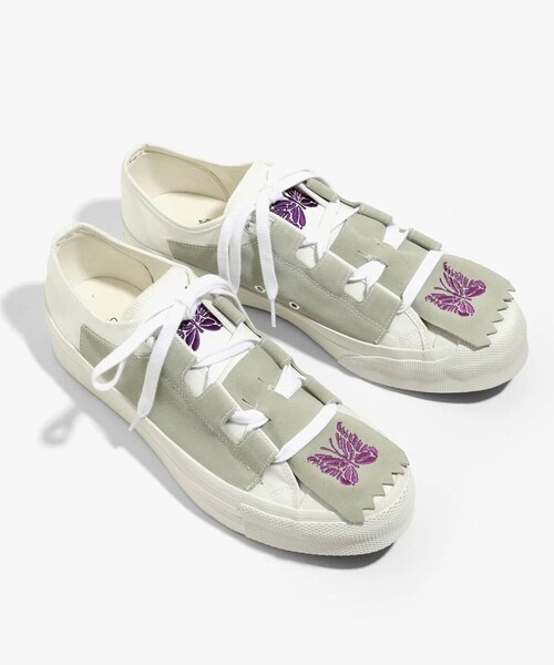 Needles(ニードルス)の「Asymmetric Ghillie Sneaker - Cotton Canvas(その他シューズ・メンズ・WHT/BLK・8/8h/9/9h/10)」の1枚目の写真