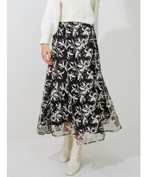 MERCURYDUO | メロンチュール刺繍セミフレアスカート(スカート)