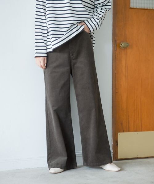 LEPSIM（レプシィム）の「ストレッチコーデュロイパンツ（パンツ・レディース・オフホワイト05/カーキ78/ブルー85・M/L）」の6枚目の写真