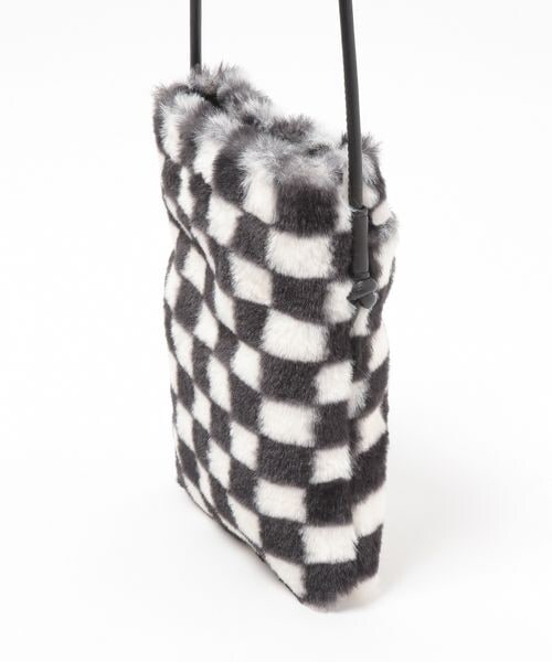 LEPSIM（レプシィム）の「アソートスマホショルダー（バッグ・レディース・アイボリー08/チェッカー09/ブラウン58・ONE SIZE）」の14枚目の写真