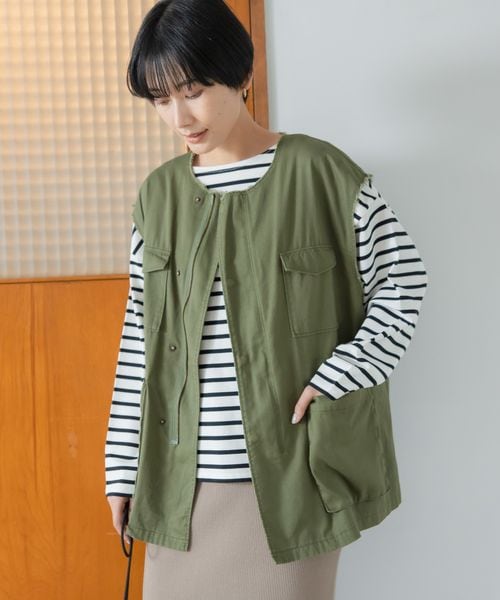 LEPSIM（レプシィム）の「ノーカラーミリタリーベスト（ジャケット/アウター・レディース・ブラック09/カーキ78・FREE SIZE）」の2枚目の写真