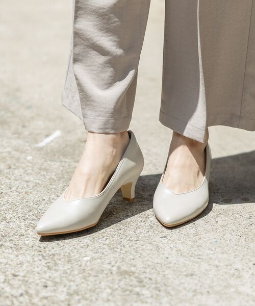 LEPSIM(レプシィム)の「クッションパンプス(シューズ・レディース・ブラック09/ライトグレー12・S(22.5)/M(23-23.5)/L(24-24.5))」の2枚目の写真