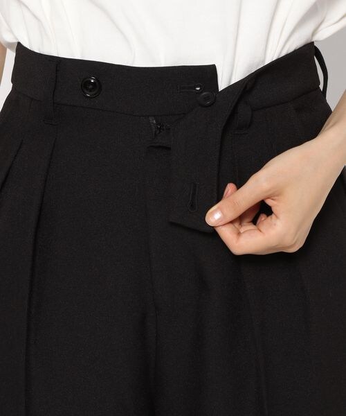 LOWRYS FARM（ローリーズファーム）の「スタイルＵＰワイドパンツ（パンツ・レディース・アイボリー08/ブラック09/ブラウン58/イエロー65・S/M/L）」の17枚目の写真