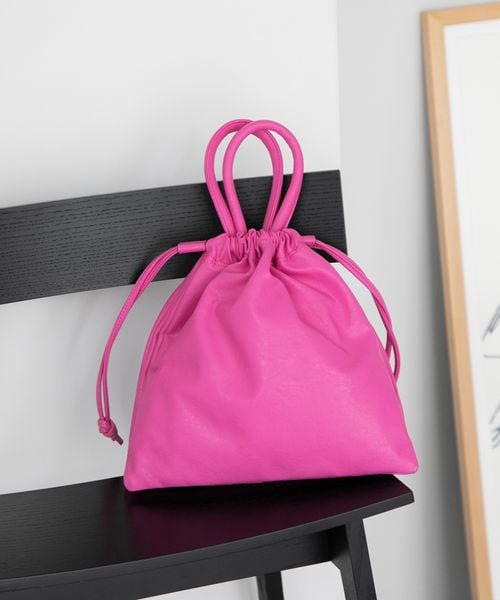 LOWRYS FARM（ローリーズファーム）の「３ＲＯＯＭキンチャクＢＡＧ（バッグ・レディース・アイボリー08/ブラック09/ピンク25・ナシ）」の3枚目の写真