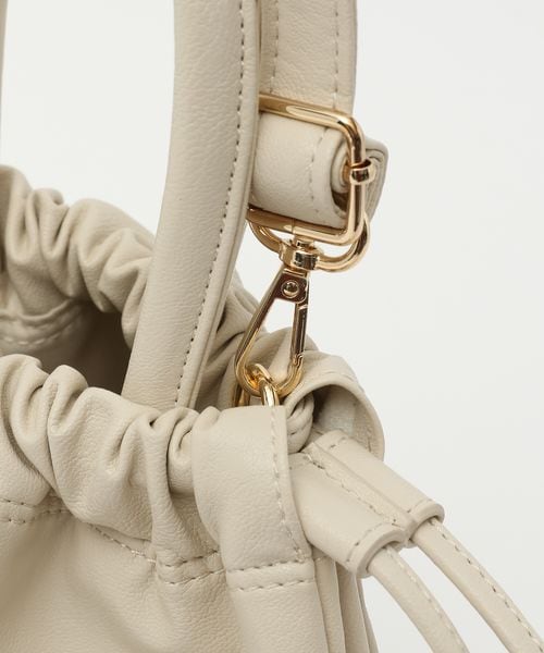 LOWRYS FARM（ローリーズファーム）の「３ＲＯＯＭキンチャクＢＡＧ（バッグ・レディース・アイボリー08/ブラック09/ピンク25・ナシ）」の13枚目の写真