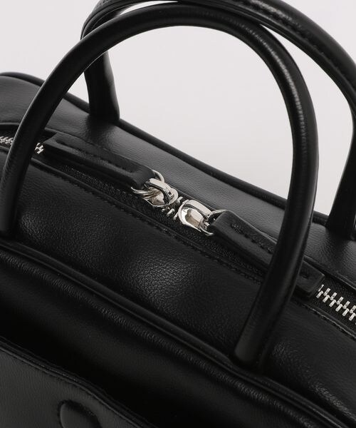 LOWRYS FARM（ローリーズファーム）の「ラウンドファスナーＢＡＧ（バッグ・レディース・アイボリー08/ブラック09/グリーン75・FREE）」の10枚目の写真