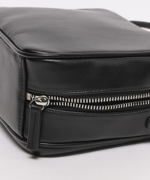 LOWRYS FARM（ローリーズファーム）の「ラウンドファスナーＢＡＧ（バッグ・レディース・アイボリー08/ブラック09/グリーン75・FREE）」の11枚目の写真