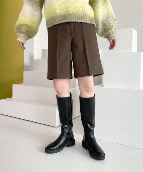 LOWRYS FARM（ローリーズファーム）の「メランジピンタックショートパンツ（パンツ・レディース・アイボリー08/ブラック09/ブラウン58・F）」の3枚目の写真