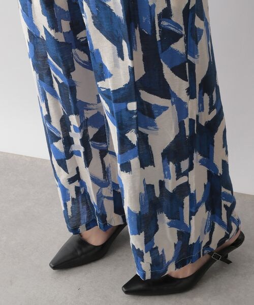 LOWRYS FARM（ローリーズファーム）の「ペイントガライージーパンツ（パンツ・レディース・レッド35/グリーン75/ブルー85・F）」の14枚目の写真