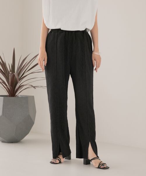 LOWRYS FARM（ローリーズファーム）の「ヨウリュウＦスリットパンツ（パンツ・レディース・アイボリー08/ブラック09/ブラウン58/ブルー85・通常丈/ショート丈）」の2枚目の写真