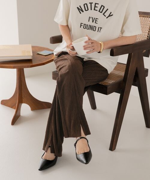 LOWRYS FARM（ローリーズファーム）の「ヨウリュウＦスリットパンツ（パンツ・レディース・アイボリー08/ブラック09/ブラウン58/ブルー85・通常丈/ショート丈）」の3枚目の写真