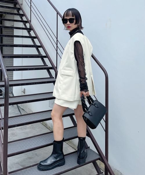 PAGEBOY（ページボーイ）の「エコレザーキルティングショートパンツ（パンツ・レディース・オフホワイト05/ブラック09・F）」の6枚目の写真