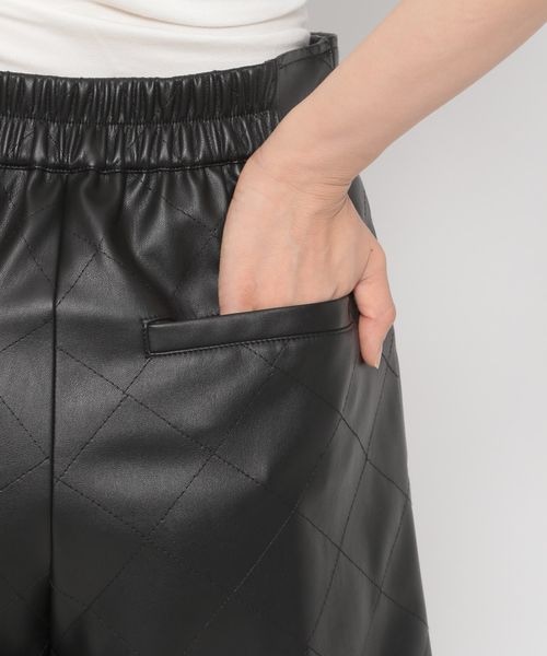 PAGEBOY（ページボーイ）の「エコレザーキルティングショートパンツ（パンツ・レディース・オフホワイト05/ブラック09・F）」の17枚目の写真