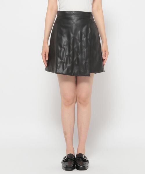 PAGEBOY（ページボーイ）の「エコレザーキルティングショートパンツ（パンツ・レディース・オフホワイト05/ブラック09・F）」の10枚目の写真